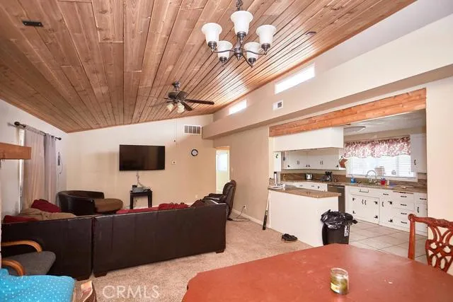 20615 Powhatan Lane, Apple Valley, California 92308