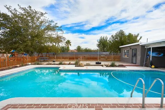 20615 Powhatan Lane, Apple Valley, California 92308
