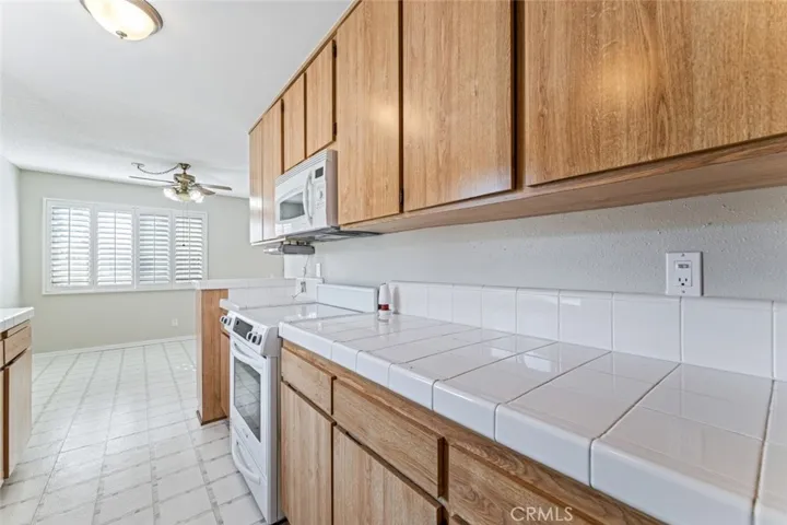 5400 Lindley Avenue 211, Encino, California 91316