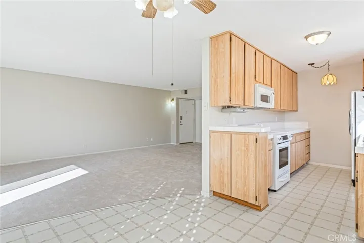 5400 Lindley Avenue 211, Encino, California 91316