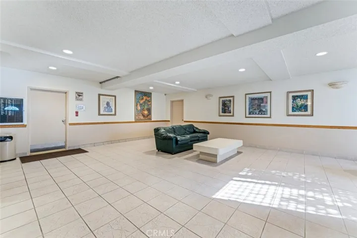 5400 Lindley Avenue 211, Encino, California 91316