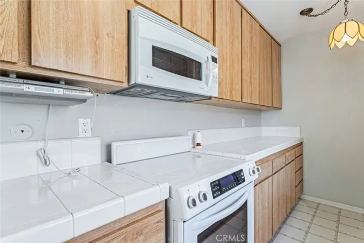 5400 Lindley Avenue 211, Encino, California 91316