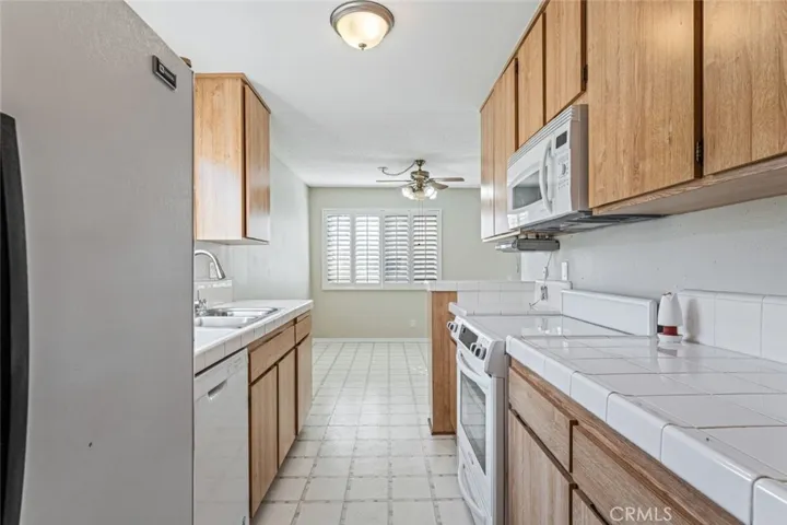 5400 Lindley Avenue 211, Encino, California 91316