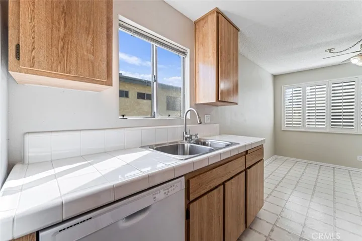 5400 Lindley Avenue 211, Encino, California 91316