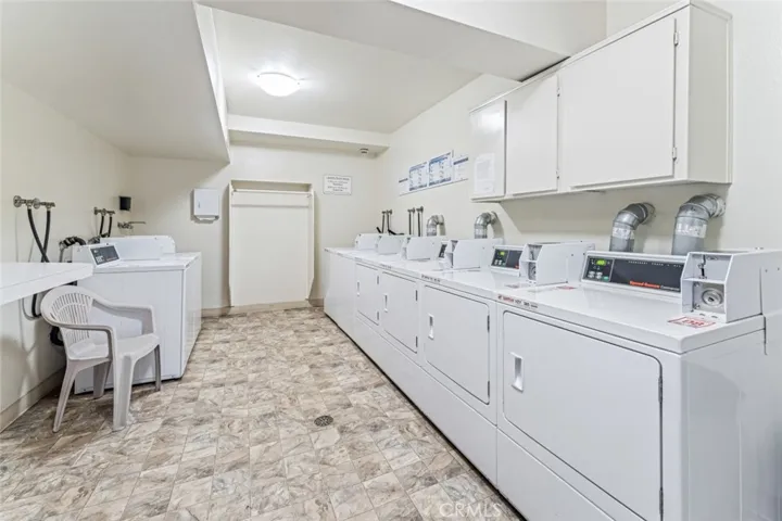 5400 Lindley Avenue 211, Encino, California 91316