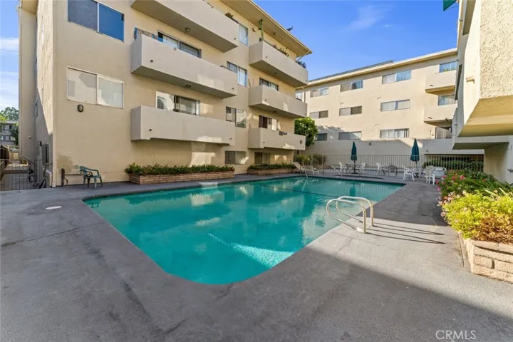 5400 Lindley Avenue 211, Encino, California 91316
