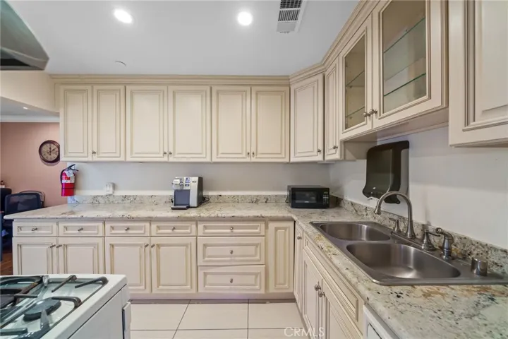 6451 Gilson Avenue, North Hollywood, California 91606