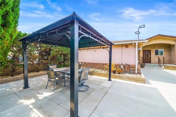 6451 Gilson Avenue, North Hollywood, California 91606