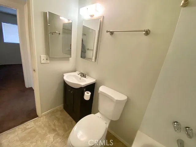 Hall bathroom.