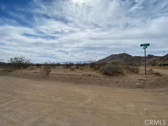 0 Algoman Avenue, Lucerne Valley, California 92356