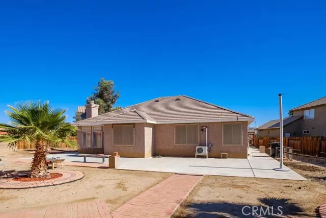 13261 Via Del Lago, Victorville, California 92395