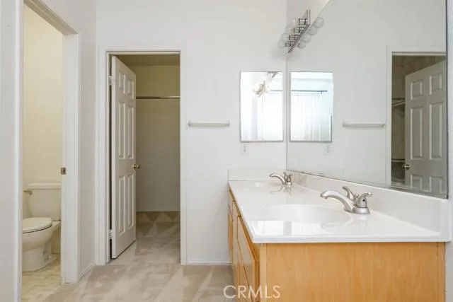 13261 Via Del Lago, Victorville, California 92395