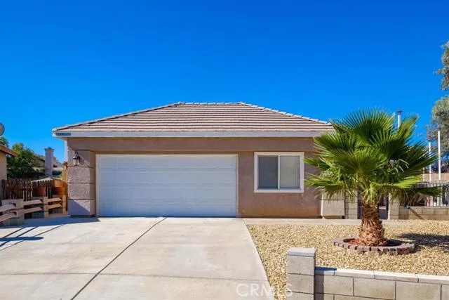 13261 Via Del Lago, Victorville, California 92395