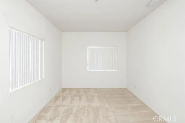 13261 Via Del Lago, Victorville, California 92395