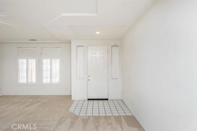 13261 Via Del Lago, Victorville, California 92395
