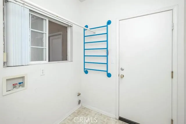 13261 Via Del Lago, Victorville, California 92395