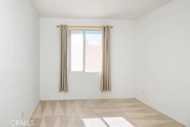 13261 Via Del Lago, Victorville, California 92395