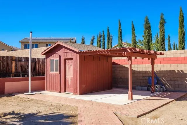 13261 Via Del Lago, Victorville, California 92395