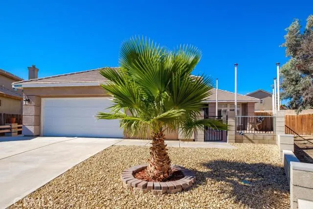 13261 Via Del Lago, Victorville, California 92395
