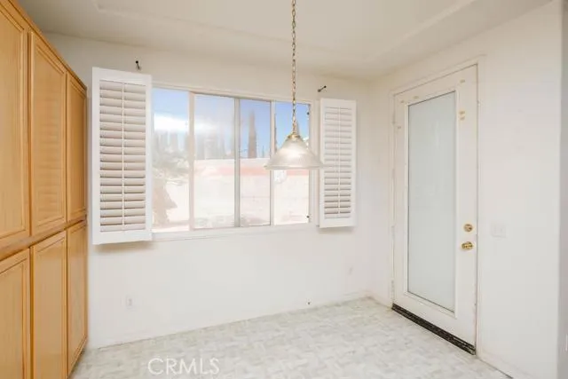13261 Via Del Lago, Victorville, California 92395