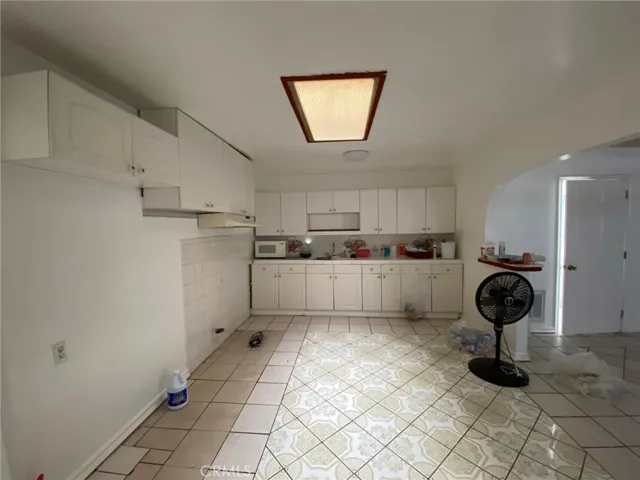 407 E 181st Street, Carson, California 90746