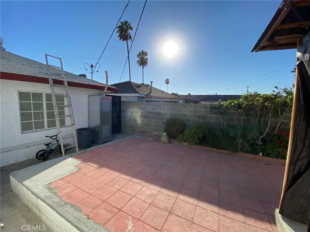 407 E 181st Street, Carson, California 90746