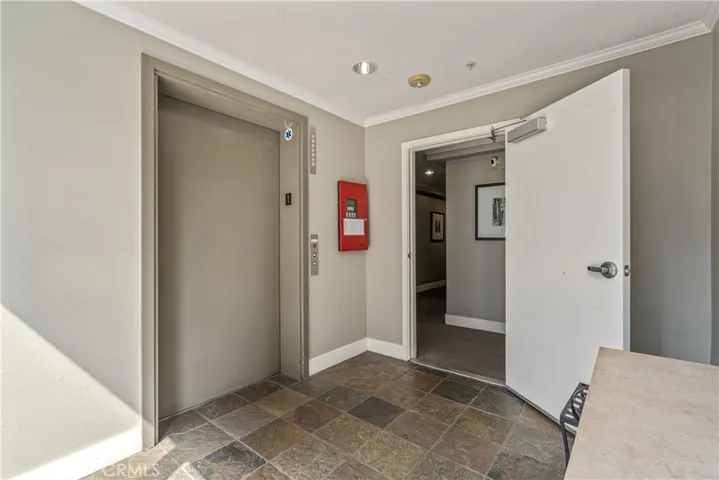 7249 Franklin Avenue 102, Los Angeles, California 90046