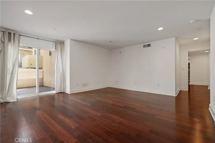7249 Franklin Avenue 102, Los Angeles, California 90046