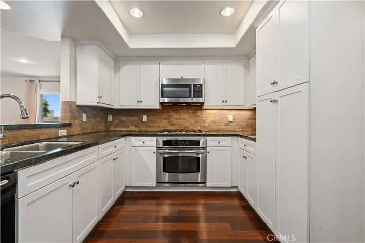 7249 Franklin Avenue 102, Los Angeles, California 90046