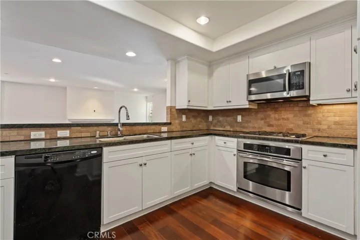 7249 Franklin Avenue 102, Los Angeles, California 90046