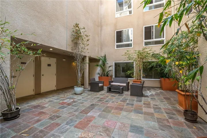 7249 Franklin Avenue 102, Los Angeles, California 90046