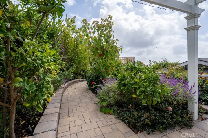 456 Bent Street, Laguna Beach, California 92651