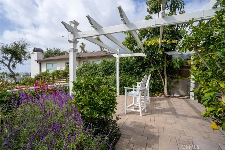 456 Bent Street, Laguna Beach, California 92651