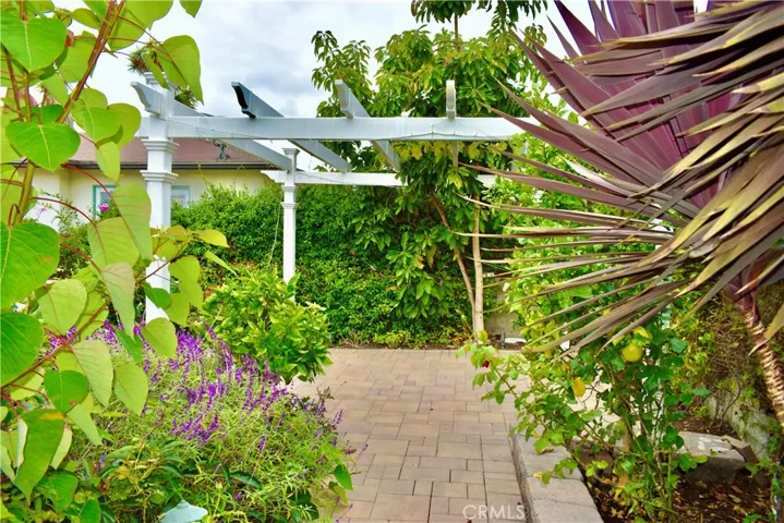456 Bent Street, Laguna Beach, California 92651