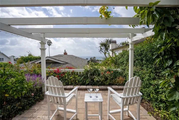 456 Bent Street, Laguna Beach, California 92651