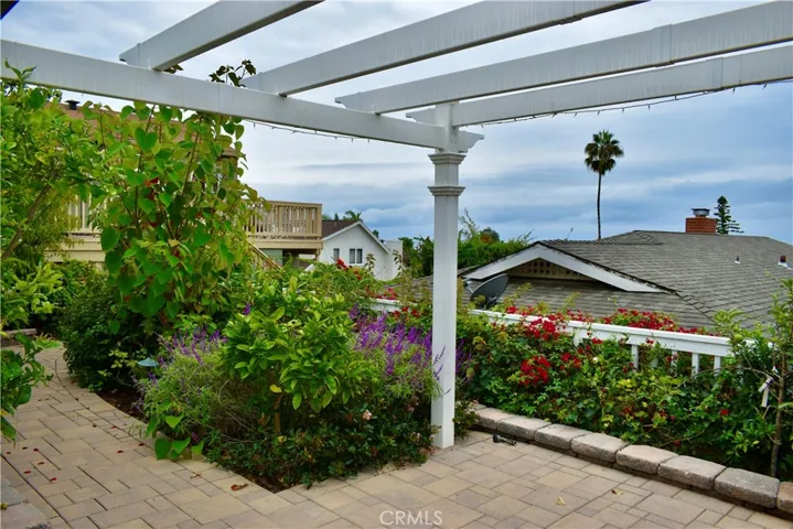 456 Bent Street, Laguna Beach, California 92651