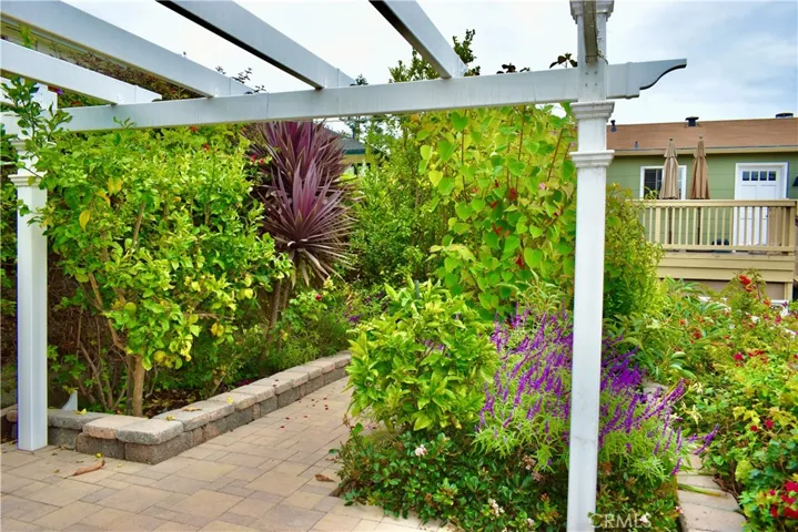 456 Bent Street, Laguna Beach, California 92651