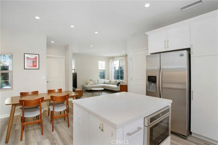 143 Messenger, Irvine, California 92618