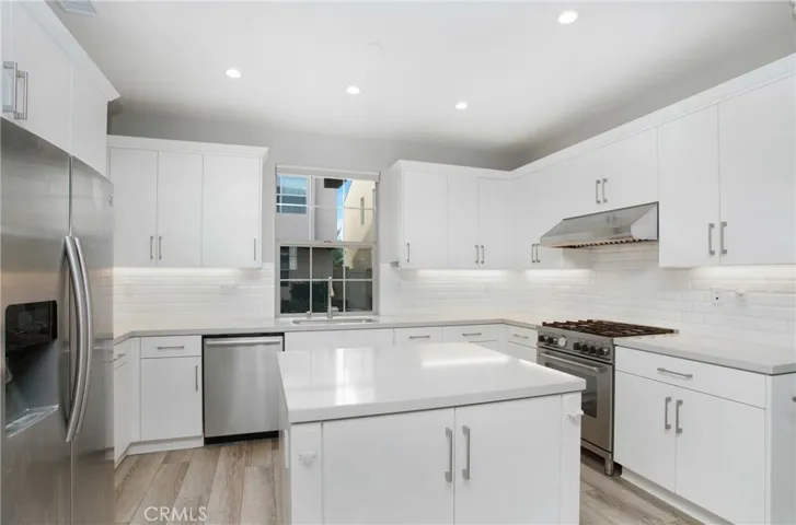 143 Messenger, Irvine, California 92618