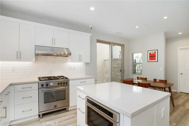 143 Messenger, Irvine, California 92618