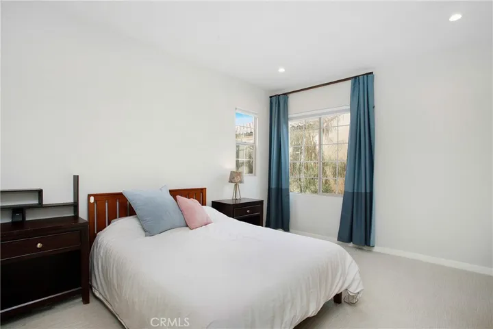 143 Messenger, Irvine, California 92618