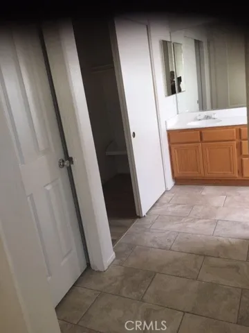 Mstr BA with walking closet