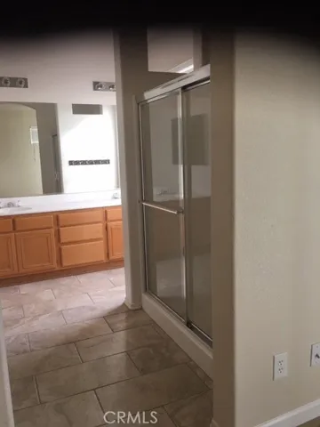 Mstr. BA walk in shower