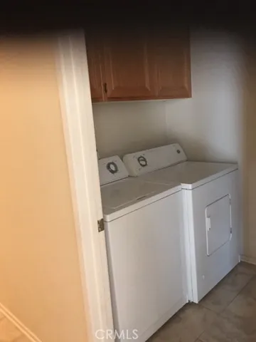 Laundry Room w/ door to the garage