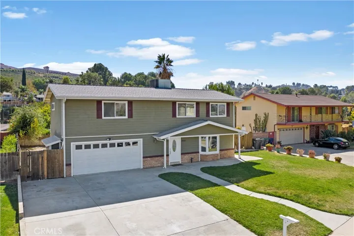 18816 Mountain Dale Court, Newhall, California 91321