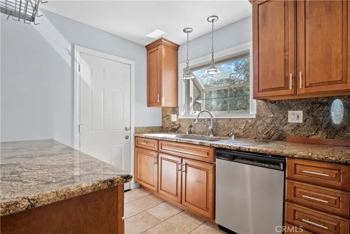 18816 Mountain Dale Court, Newhall, California 91321