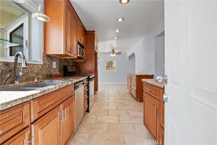 18816 Mountain Dale Court, Newhall, California 91321