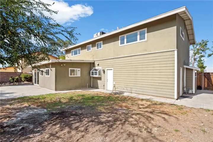 18816 Mountain Dale Court, Newhall, California 91321