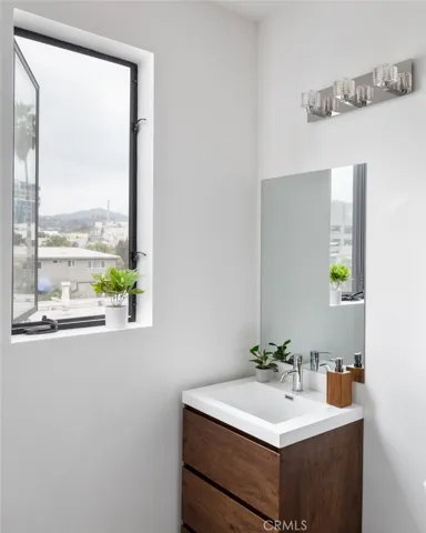 5961 Fountain Avenue, Los Angeles, California 90028