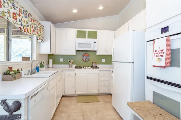 9419 Glade Avenue, Chatsworth, California 91311